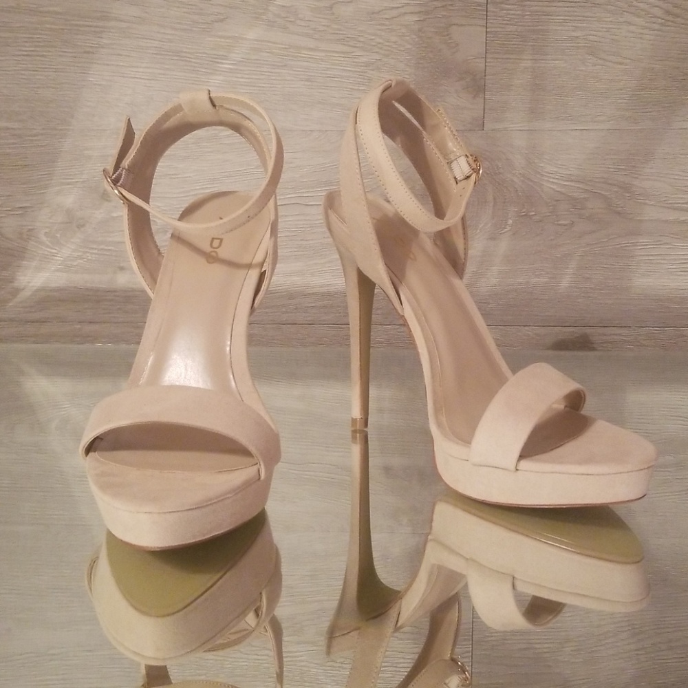 Nude platform ankle-strap sandals 7.5 *New*